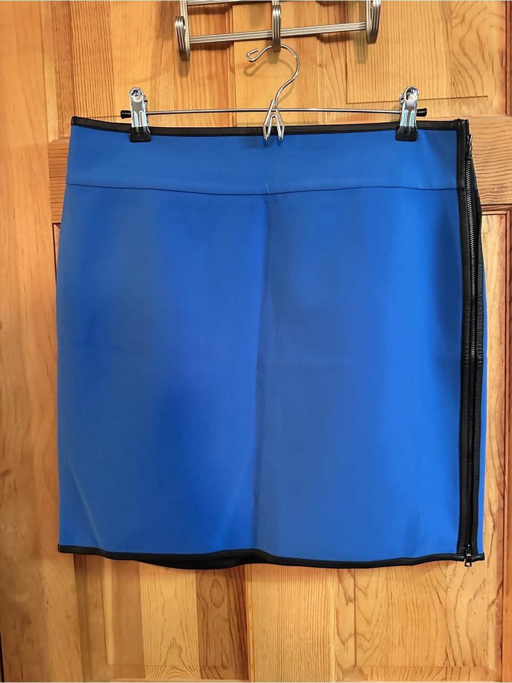 Ann Taylor Royal Blue Scuba Mini Skirt with Black Trim Size 12